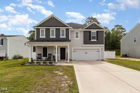 332 Hallow Oak St, Spring Lake, NC 28390