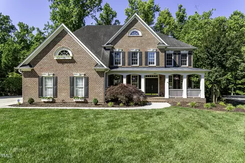 207 Kennondale Ct, Cary, NC 27519