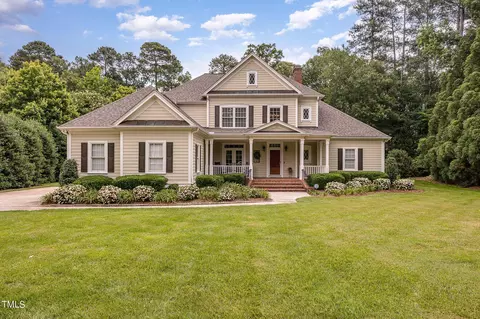 402 Greyfriars Ln, Cary, NC 27518