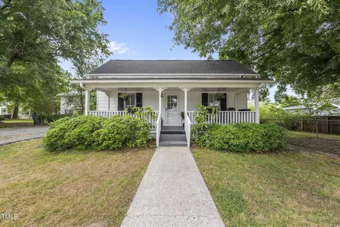 205 Hunter St, Apex, NC 27502