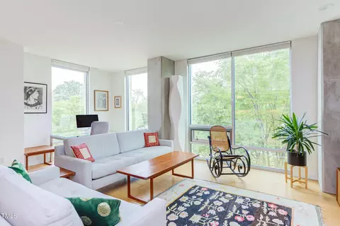 601 W Rosemary St #212, Chapel Hill, NC 27516