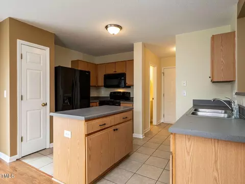 325 Lodestone Dr, Durham, NC 27703 photo 9