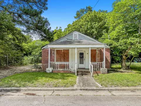 1614 Queen St E, Wilson, NC 27893