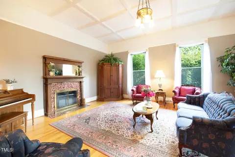 Living - 507 E Second St, Clayton, NC 27520 photo 1 of 3