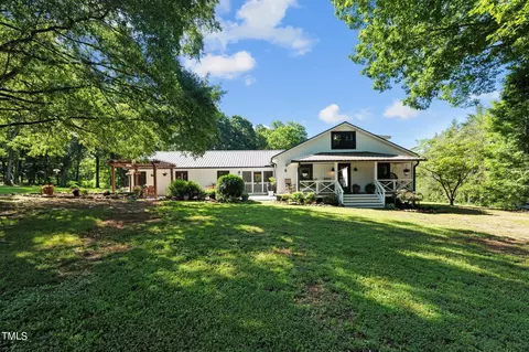 105 D Hart Rd, Siler City, NC 27344