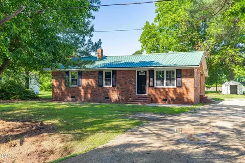 971 Maxton Bass Rd, Newton Grove, NC 28366
