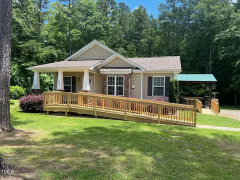 801 Port Dr, Henderson, NC 27537