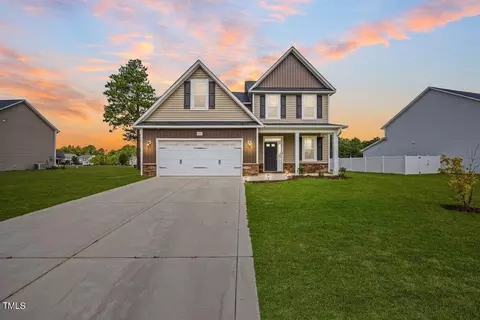 373 Angel Oak Dr, Bunnlevel, NC 28323