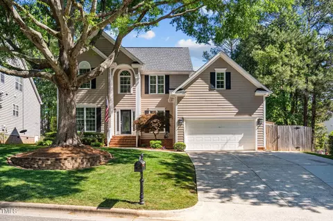 212 Longbridge Dr, Cary, NC 27518