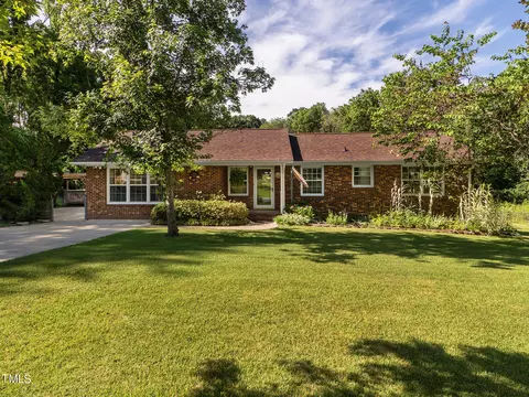 922 Choyce St, Burlington, NC 27215