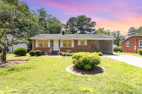 909 E Horne St, Clayton, NC 27520