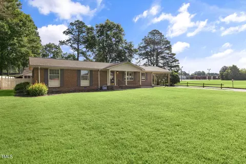 Exterior - 113 E Stevens St, Smithfield, NC 27577 photo 1 of 13