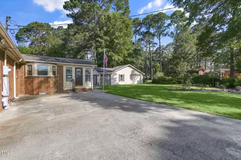 Exterior - 113 E Stevens St, Smithfield, NC 27577 photo 9 of 13