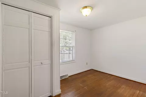 Bedroom - 113 E Stevens St, Smithfield, NC 27577 photo 2 of 7