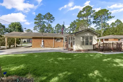 Exterior - 113 E Stevens St, Smithfield, NC 27577 photo 10 of 13