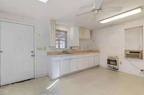 Kitchen - 113 E Stevens St, Smithfield, NC 27577 photo 6 of 7