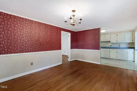 Dining - 113 E Stevens St, Smithfield, NC 27577 photo 1 of 2