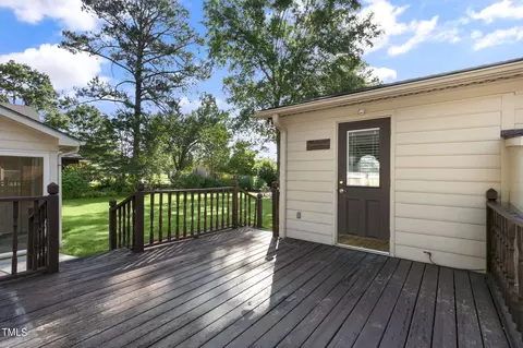 Exterior - 113 E Stevens St, Smithfield, NC 27577 photo 7 of 13