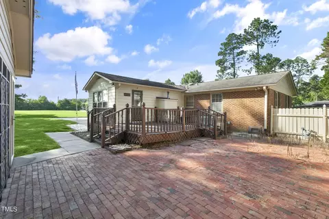 Exterior - 113 E Stevens St, Smithfield, NC 27577 photo 5 of 13