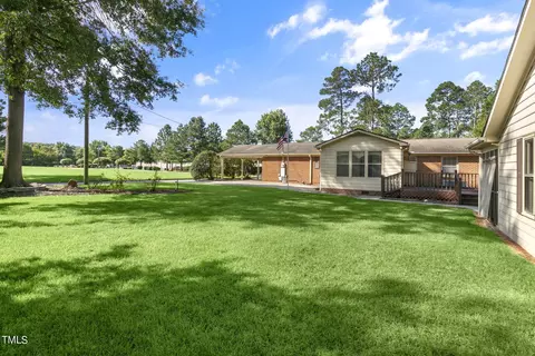 Exterior - 113 E Stevens St, Smithfield, NC 27577 photo 4 of 13