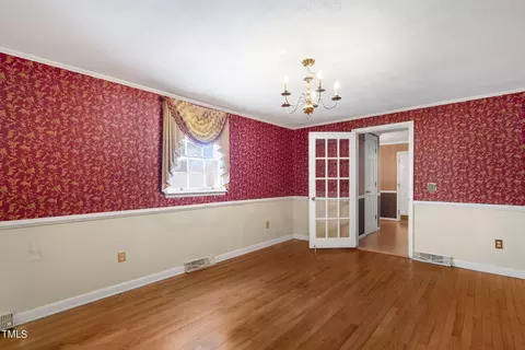Dining - 113 E Stevens St, Smithfield, NC 27577 photo 2 of 2