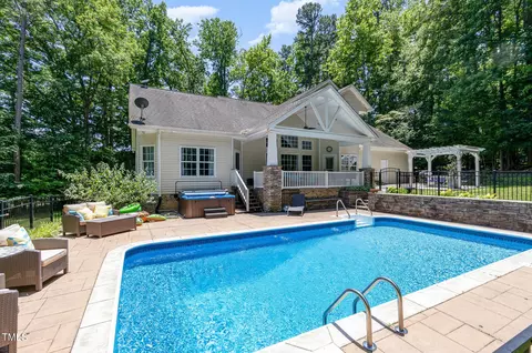 679 Roberts Chapel Rd, Stem, NC 27581