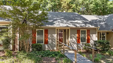 125 Boldleaf Ct, Cary, NC 27513
