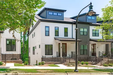 611 S Franklin St, Wake Forest, NC 27587