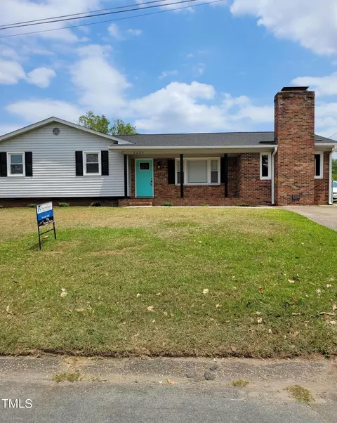 5224 Longbranch Dr, Fayetteville, NC 28303