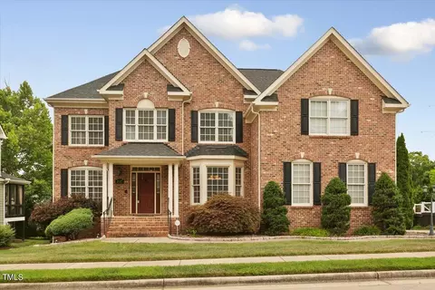 2612 Peachleaf St, Raleigh, NC 27614