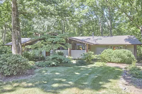 1086 Burning Tree Dr, Chapel Hill, NC 27517