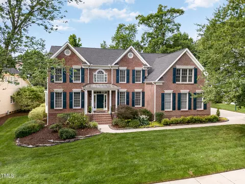 9213 Club Hill Dr, Raleigh, NC 27617