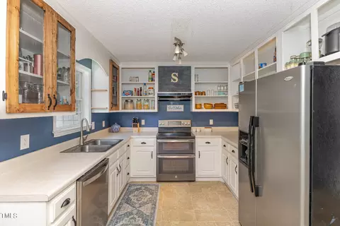 Kitchen - 112 Forest Rdg, Willow Spring, NC 27592 photo 2 of 3