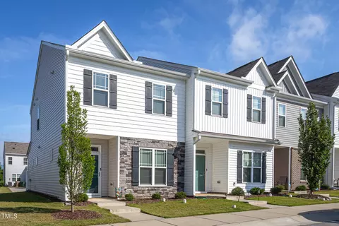 206 Liam St, Clayton, NC 27520