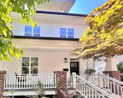 1328 Courtland Dr, Raleigh, NC 27604