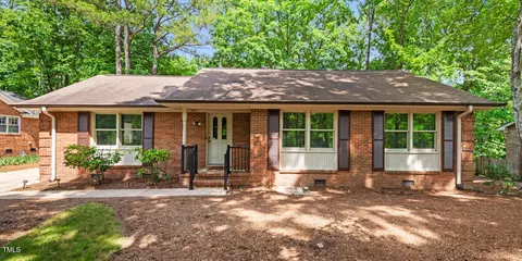 305 Colony Woods Dr, Chapel Hill, NC 27517
