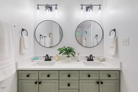Bath - 12 Casabelle Ct, Durham, NC 27713 photo 1 of 5