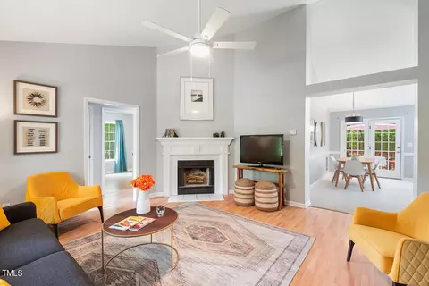 12 Casabelle Ct, Durham, NC 27713