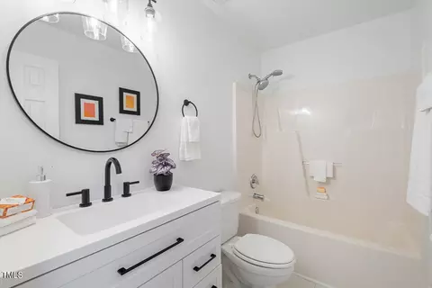 Bath - 12 Casabelle Ct, Durham, NC 27713 photo 4 of 5