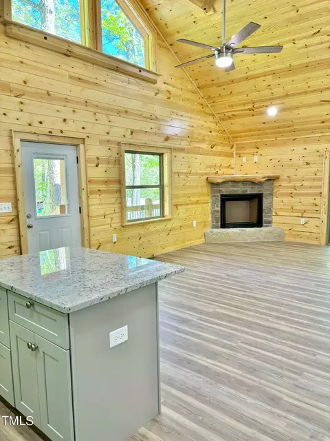 Kitchen - 13 Copper Fox Cor, Murphy, NC 28906 photo 1 of 2