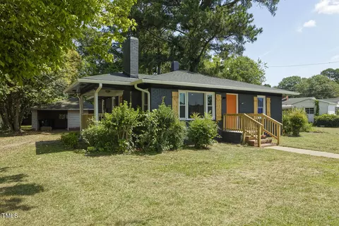 Exterior - 701 E Hill St, Benson, NC 27504 photo 2 of 8