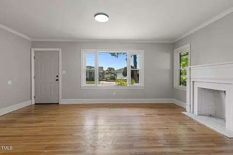 Living - 701 E Hill St, Benson, NC 27504 photo 3 of 6