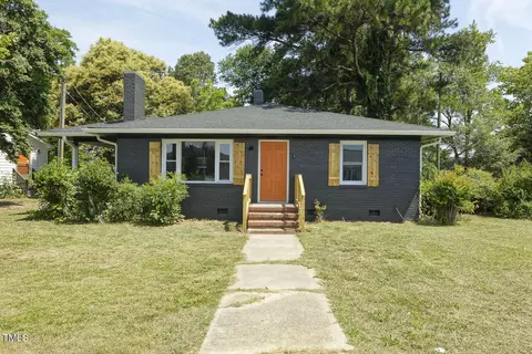 701 E Hill St, Benson, NC 27504