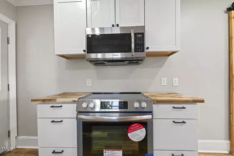 Kitchen - 701 E Hill St, Benson, NC 27504 photo 4 of 5