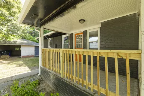 Exterior - 701 E Hill St, Benson, NC 27504 photo 3 of 8