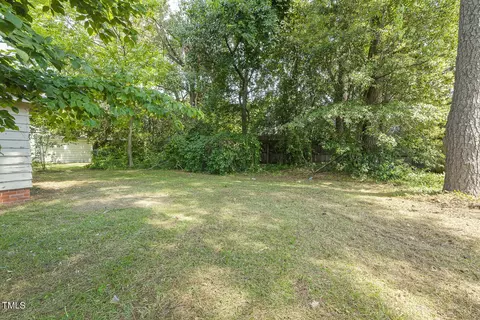 Exterior - 701 E Hill St, Benson, NC 27504 photo 7 of 8