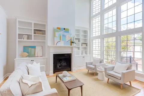 104 Nolen Ln, Chapel Hill, NC 27516