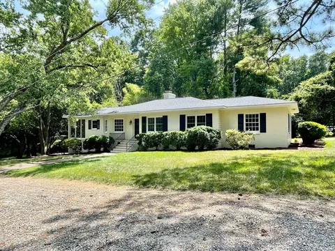 645 Lakeview Dr, Henderson, NC 27536