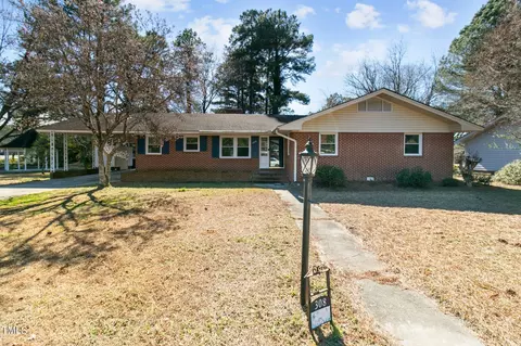 308 Pelham St, Selma, NC 27576