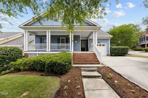 200 Old Barn Ln, Chapel Hill, NC 27517